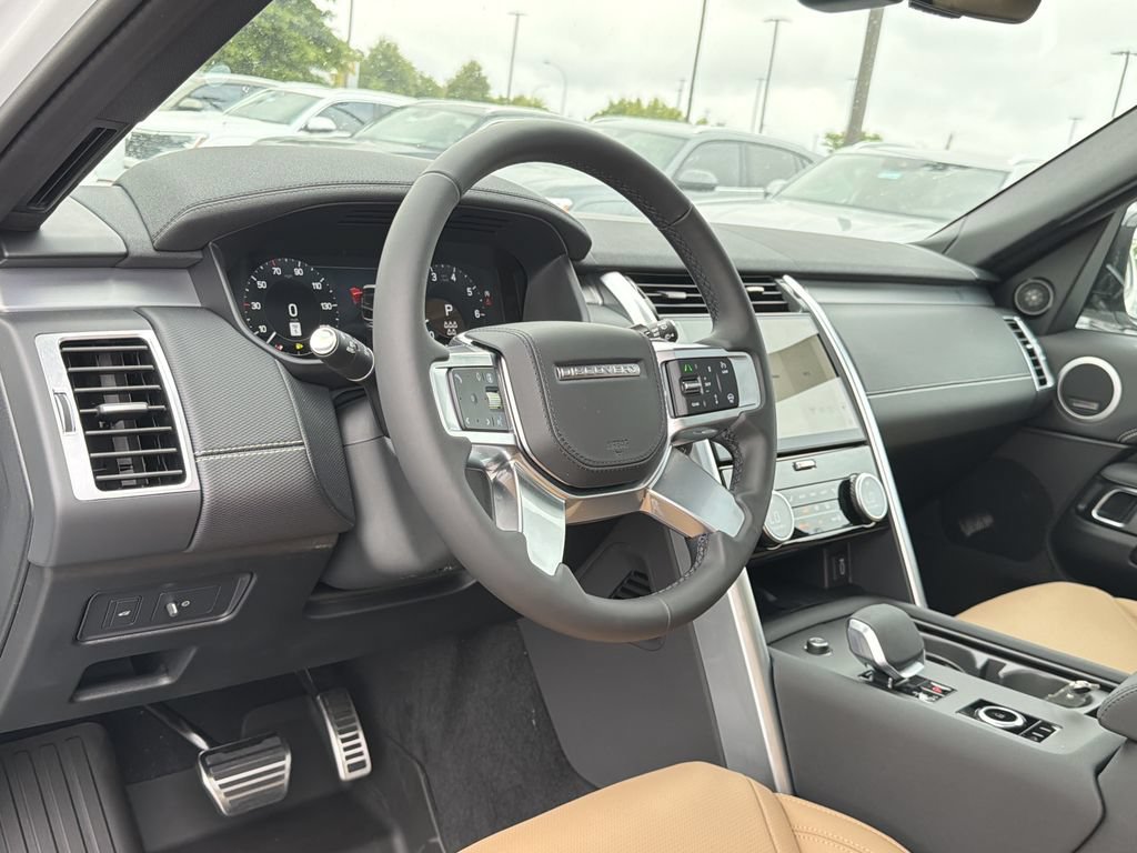 New 2026 Land Rover Discovery Limited Edition AWD/4WD image 11