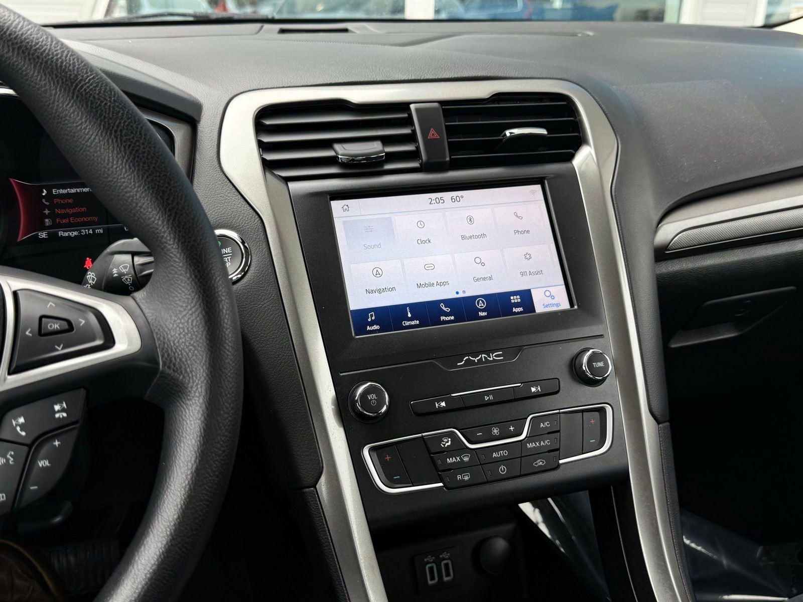 Used 2019 Ford Fusion SE FWD image 33