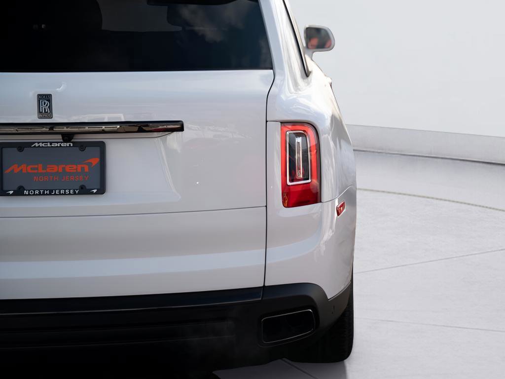 Used 2022 Rolls-Royce Cullinan Black Badge image 21