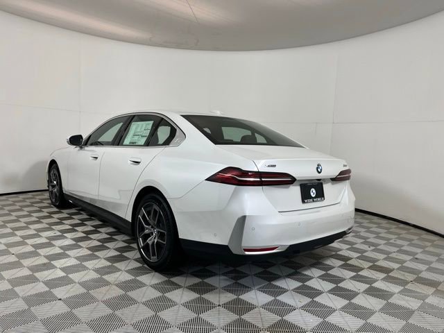Used 2026 BMW 530i xDrive AWD/4WD image 5