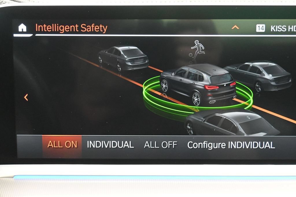 Used 2022 BMW X5 M50i w/ Executive Package AWD/4WD image 17