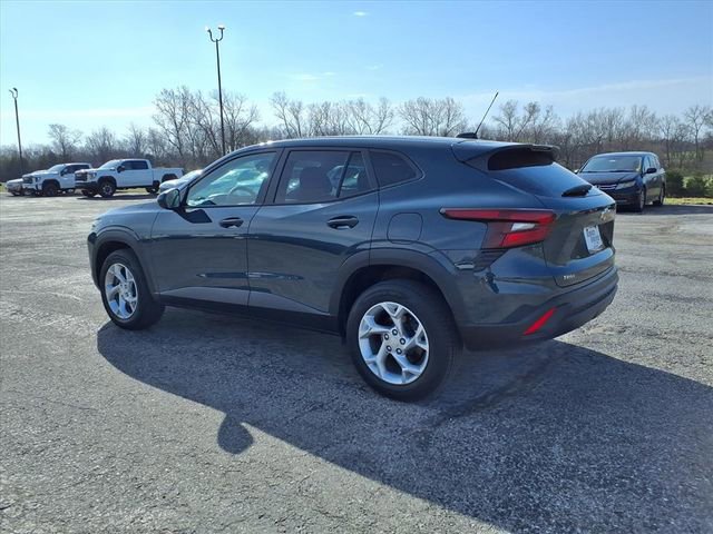 Used 2025 Chevrolet Trax LS w/ LS Convenience Package FWD image 24