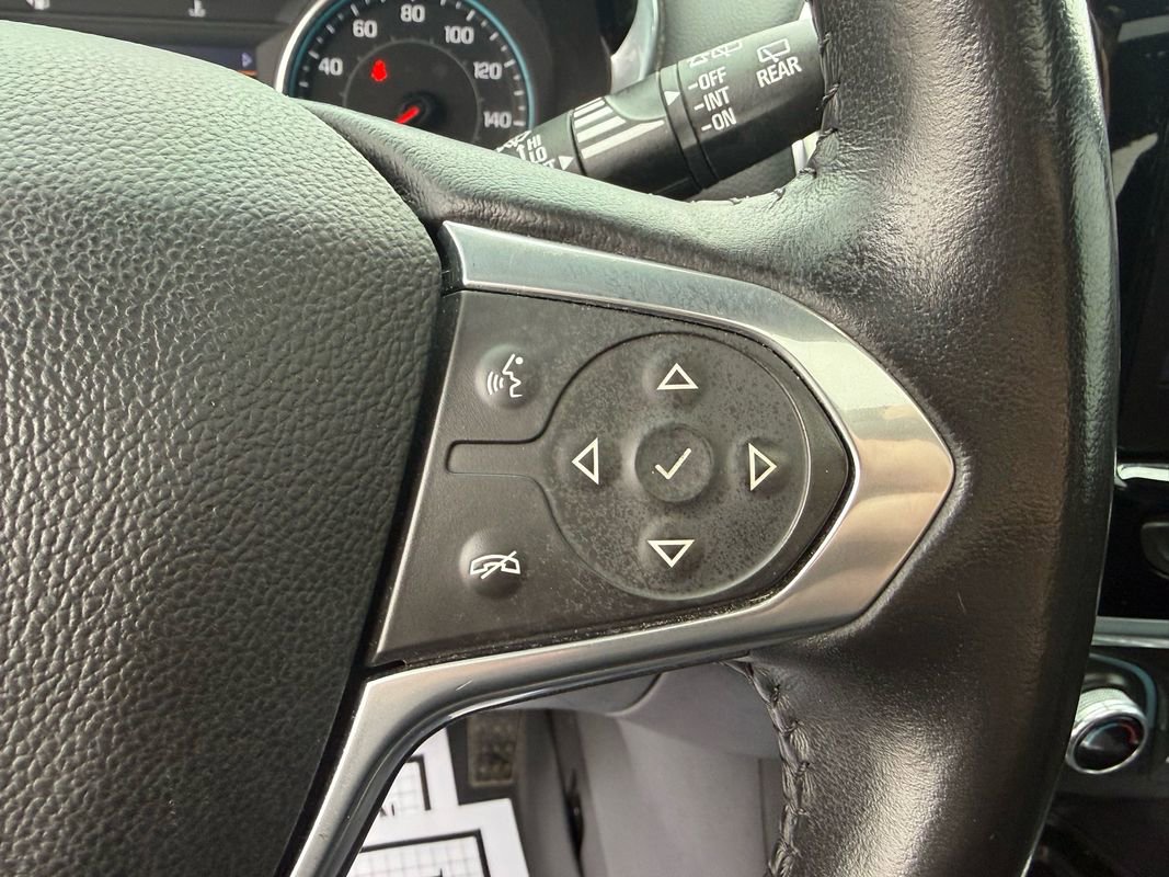 Used 2022 Chevrolet Traverse RS image 22