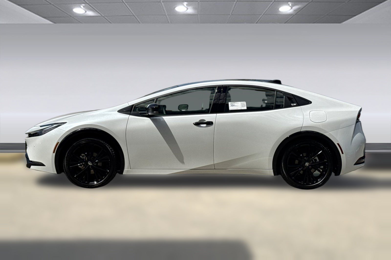 New 2027 Toyota Prius LE FWD image 2