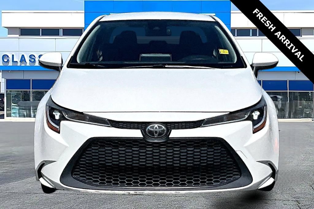 Used 2020 Toyota Corolla LE FWD image 2