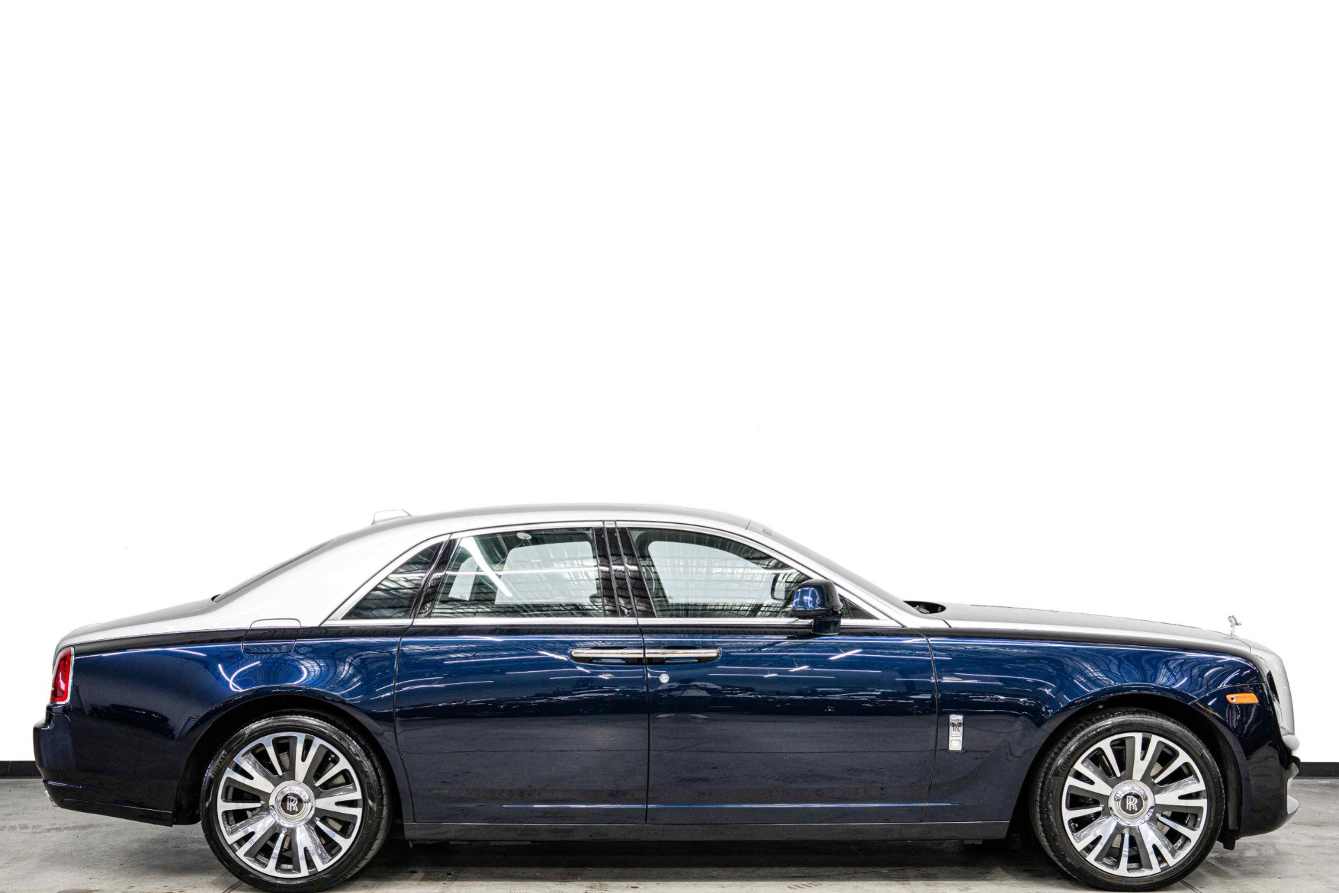Used 2020 Rolls-Royce Ghost RWD image 2