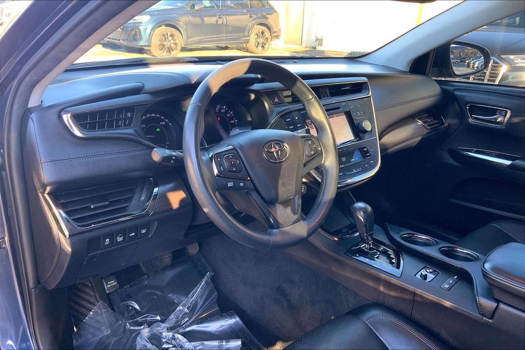 Used 2016 Toyota Avalon Limited image 18