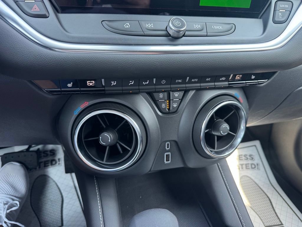 New 2026 Chevrolet Blazer LT w/ Midnight/Sport Edition FWD image 17