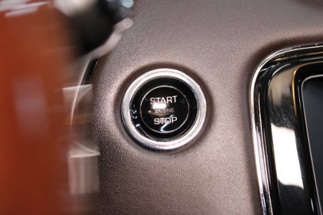 Used 2015 Jaguar XJ L Portfolio RWD image 18