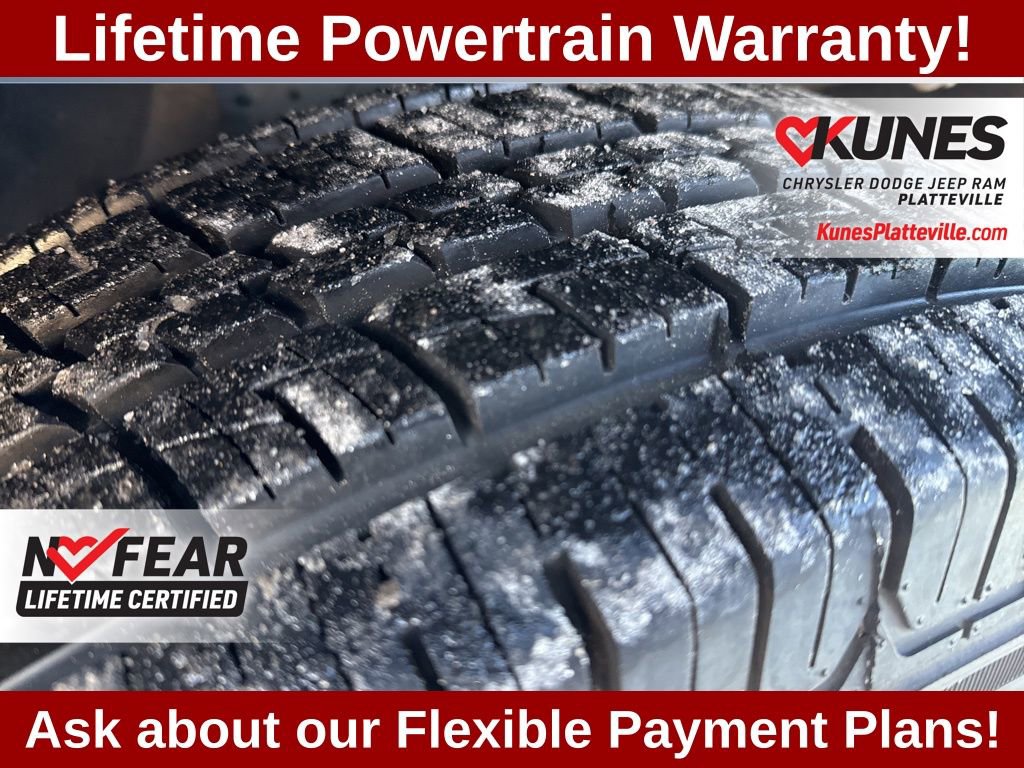 Used 2023 Jeep Grand Cherokee Laredo image 11