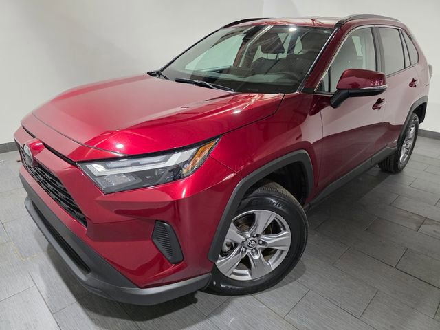 Used 2025 Toyota RAV4 XLE AWD/4WD image 1