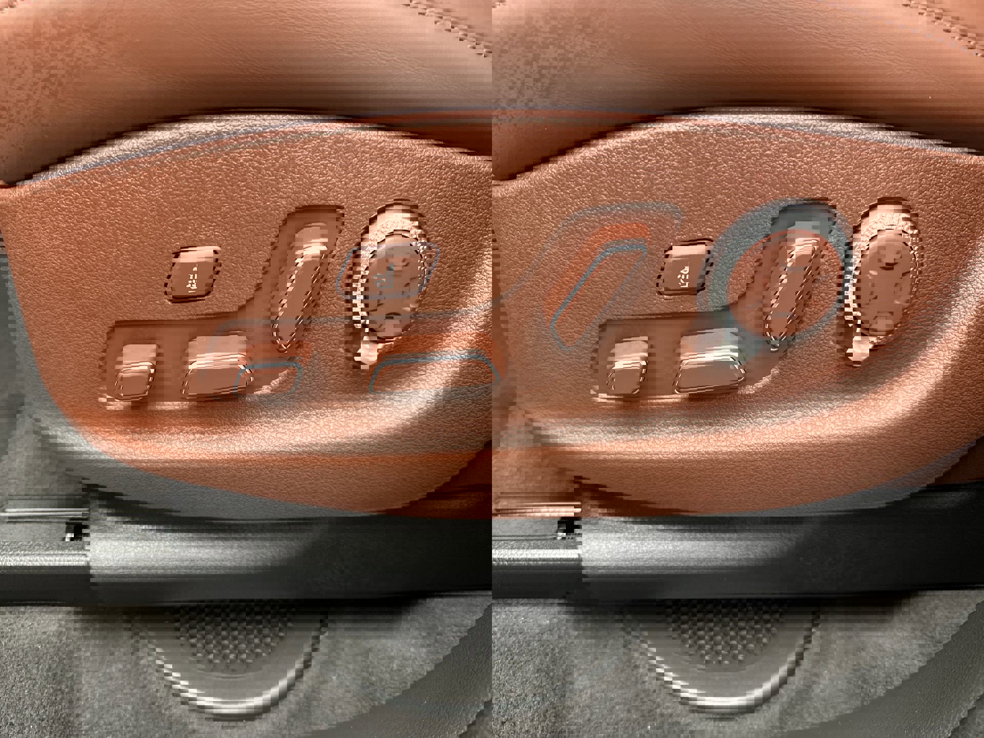 Certified 2026 Genesis GV80 3.5T Prestige image 12