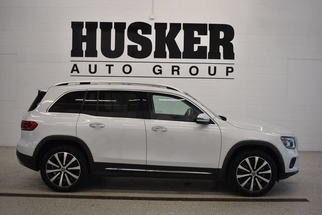 Used 2022 Mercedes-Benz GLB 250 4MATIC image 2