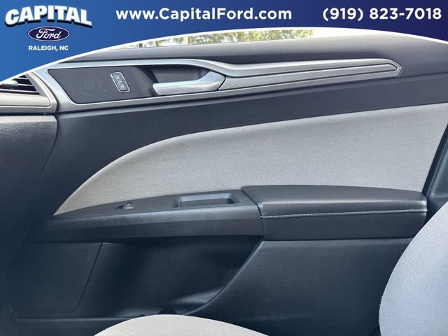 Used 2018 Ford Fusion S image 27