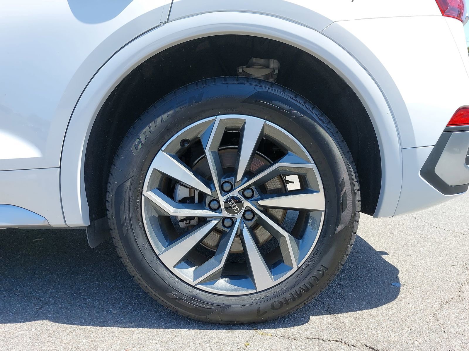 Used 2023 Audi Q5 2.0T Premium Plus w/ Premium Plus Package AWD/4WD image 37