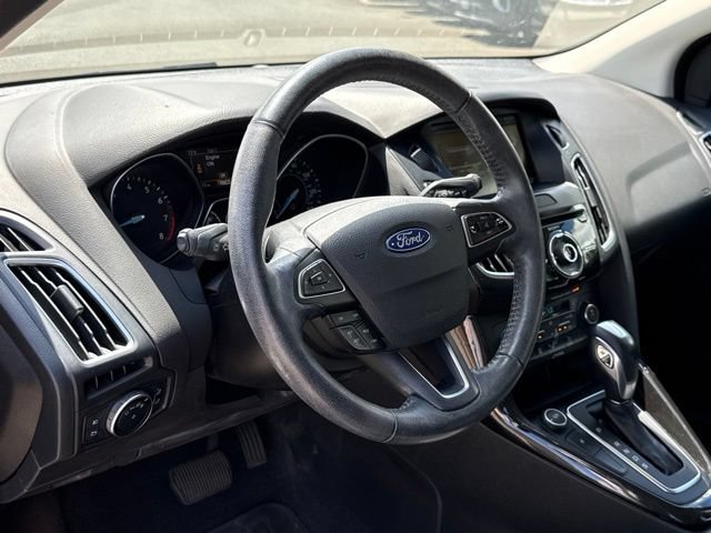 Used 2015 Ford Focus Titanium w/ Titanium Technology Package FWD image 16