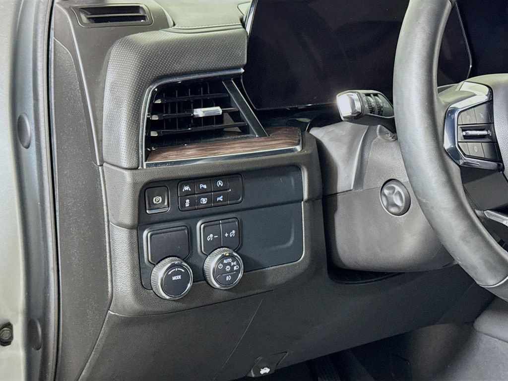 Certified 2025 Chevrolet Suburban Premier RWD image 8