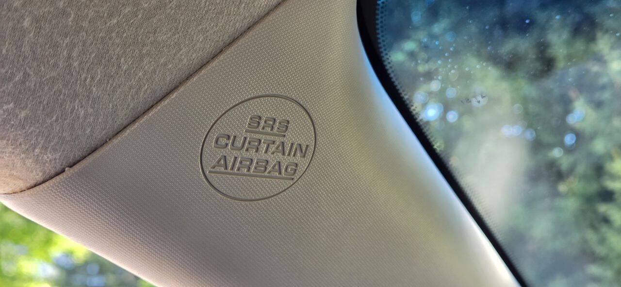 Used 2011 Toyota Sienna LE FWD image 23