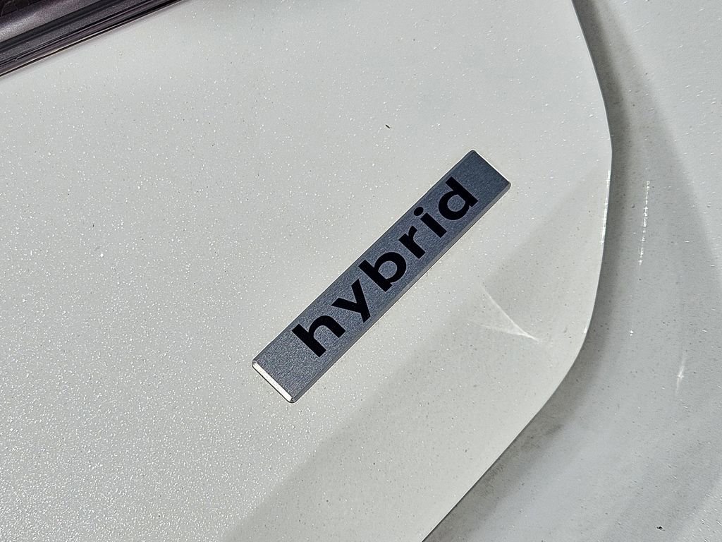 Used 2025 Hyundai Elantra Limited image 8