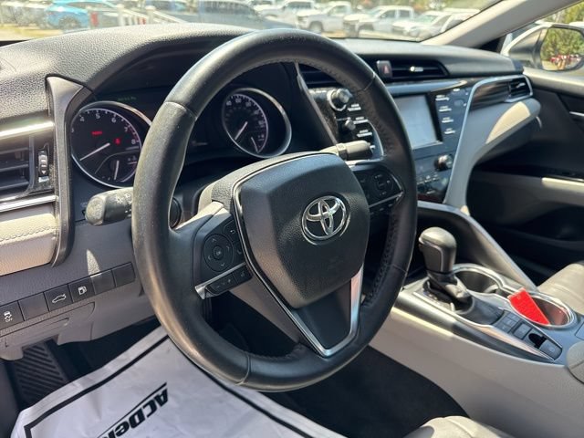 Used 2018 Toyota Camry XLE FWD image 32