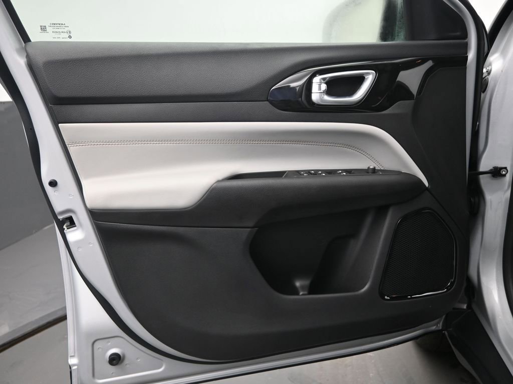 New 2026 Jeep Compass Limited image 12