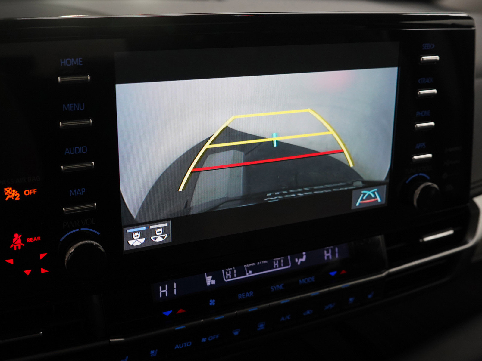 Used 2021 Toyota Sienna Limited image 25