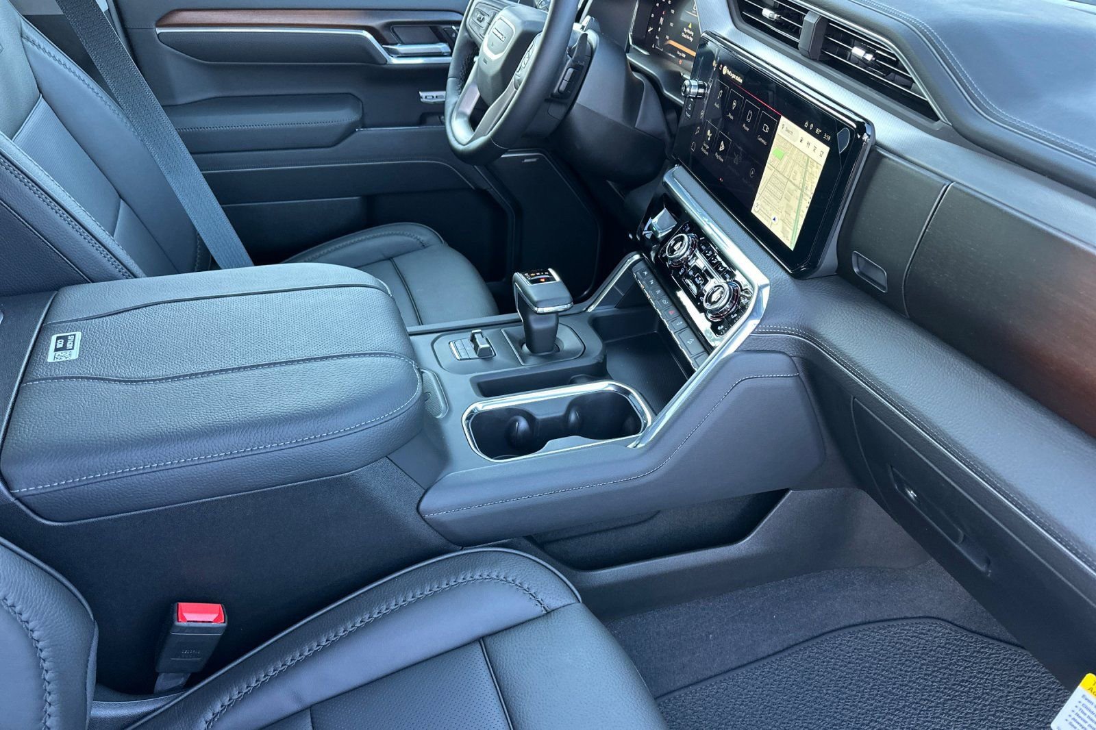 New 2026 GMC Sierra 1500 Denali w/ Technology Package AWD/4WD image 14