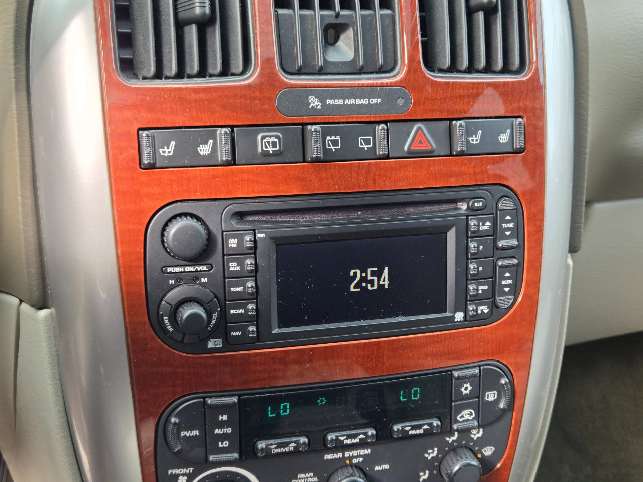 Used 2007 Chrysler Town & Country Limited image 19