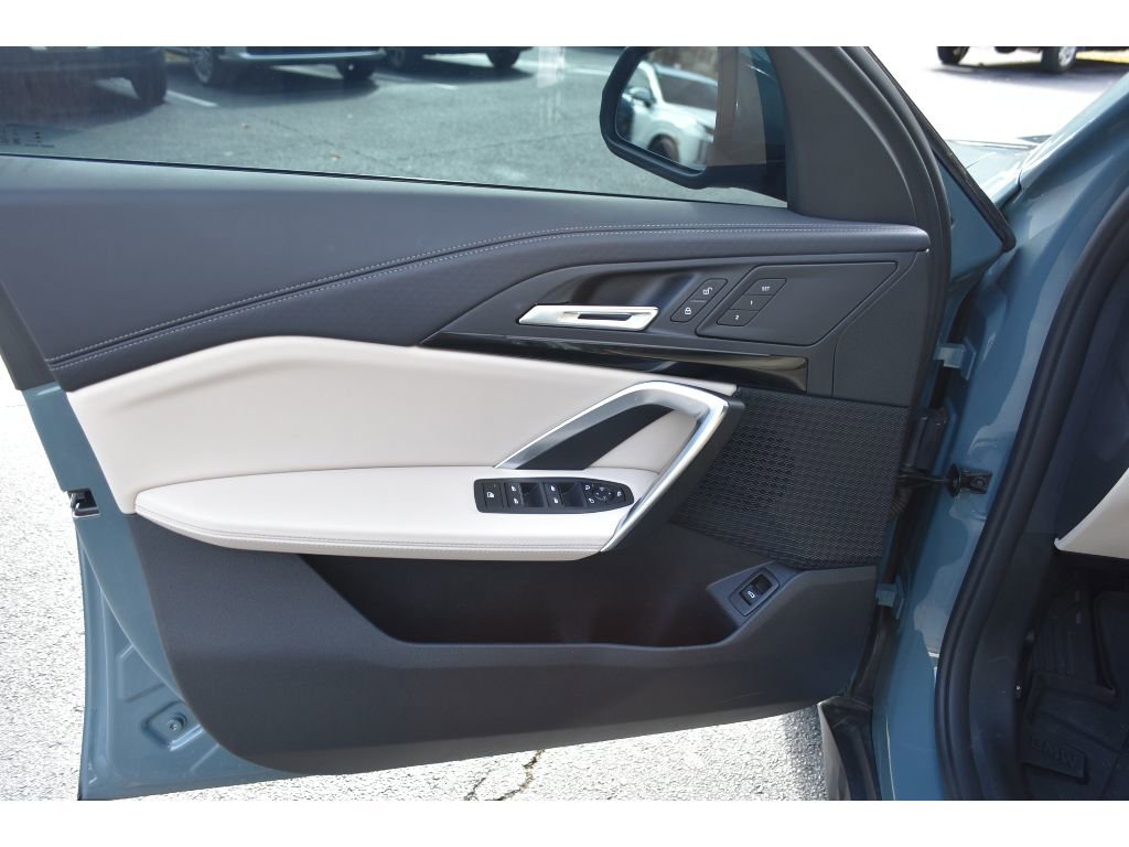 Used 2025 BMW X2 xDrive28i w/ Convenience Package image 16