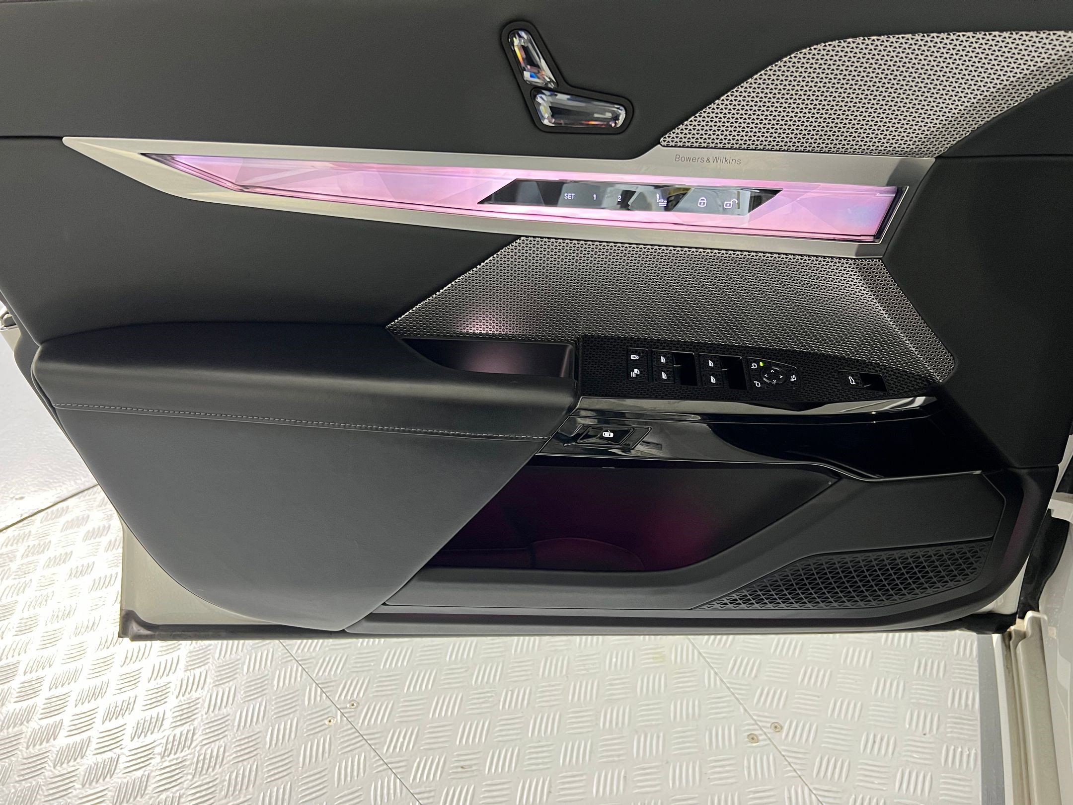 Used 2024 BMW 740i xDrive image 24