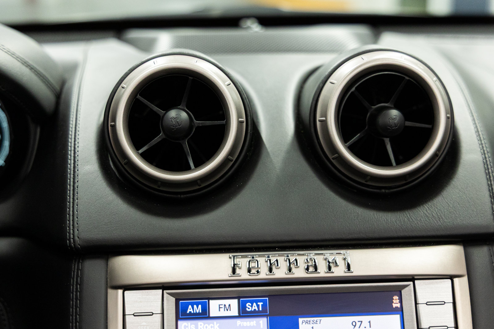 Used 2011 Ferrari California RWD image 69