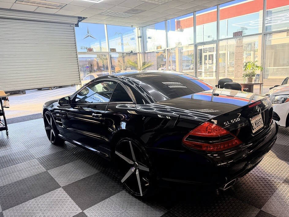 Used 2011 Mercedes-Benz SL 550 image 15