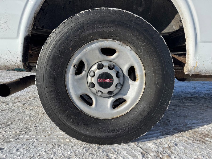 Used 2016 GMC Savana 3500 image 13