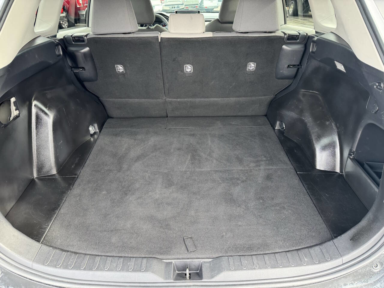 Used 2020 Toyota RAV4 XLE image 9