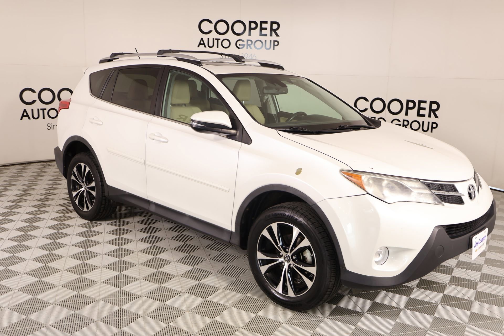 Used 2015 Toyota RAV4 Limited w/ Technology Package FWD image 1
