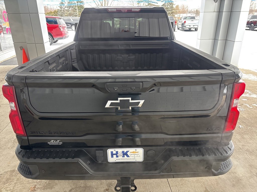 Used 2023 Chevrolet Silverado 2500 LTZ w/ LTZ Plus Package image 33