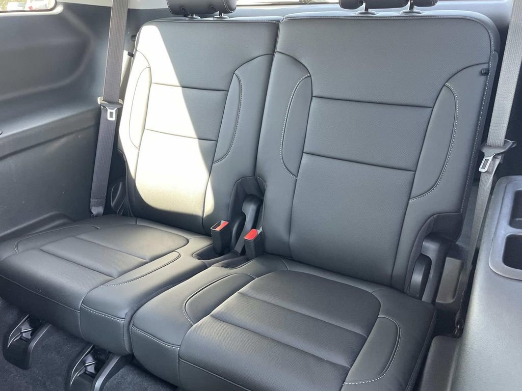 Used 2022 GMC Acadia SLT image 13