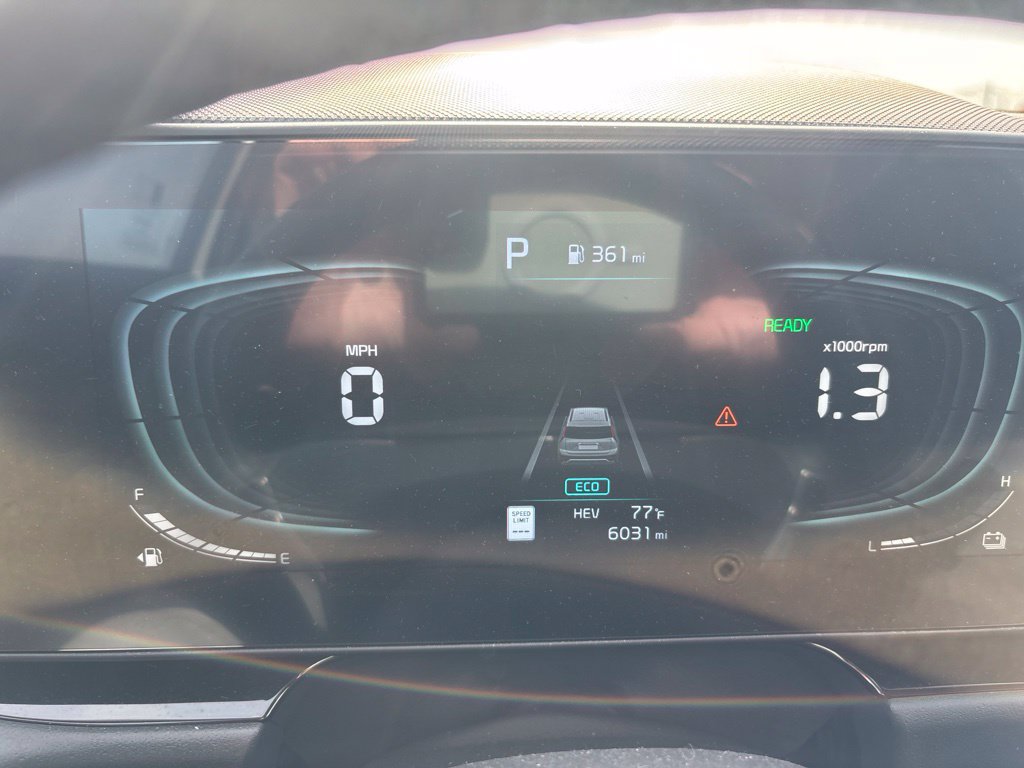 Used 2024 Kia Niro EX w/ EX Cold Weather Package FWD image 9
