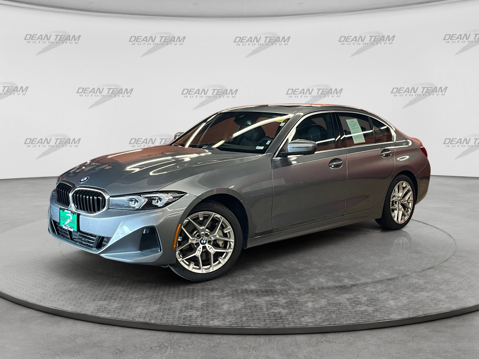 Used 2026 BMW 330i xDrive Sedan AWD/4WD image 3