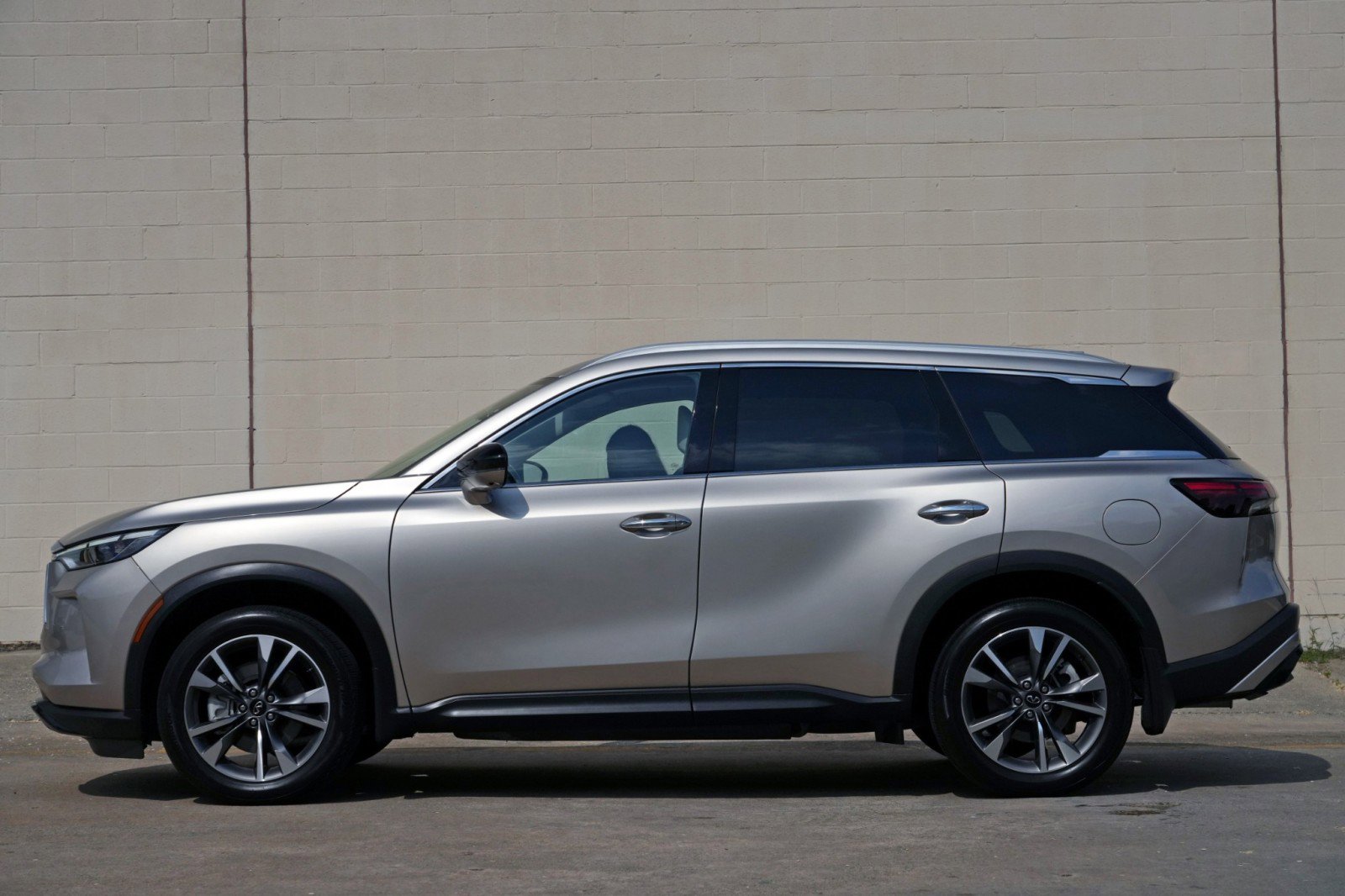 Used 2025 INFINITI QX60 Luxe FWD image 9
