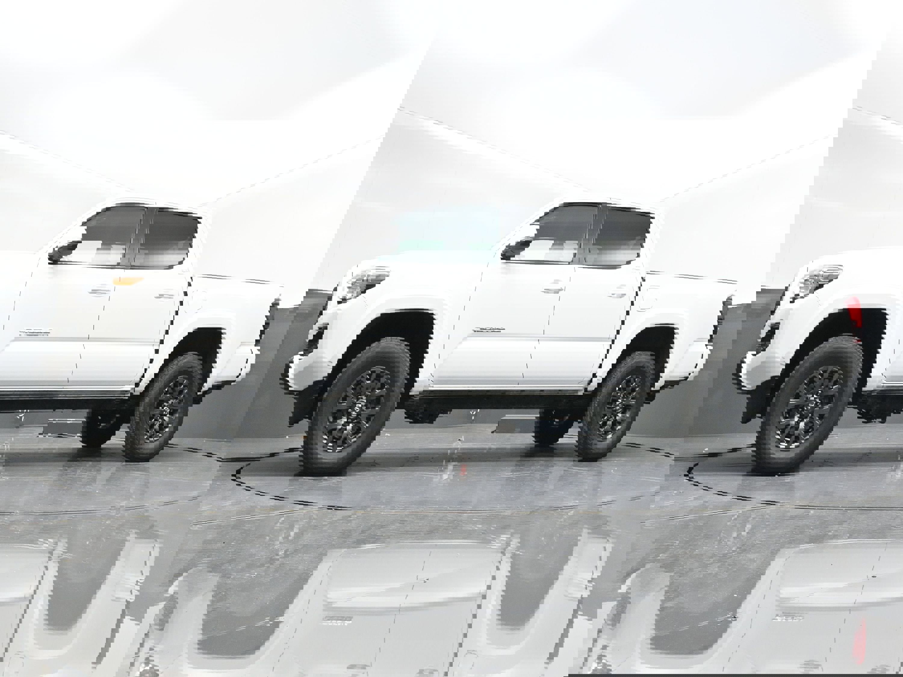 Used 2023 Toyota Tacoma SR5 w/ Technology Package image 38