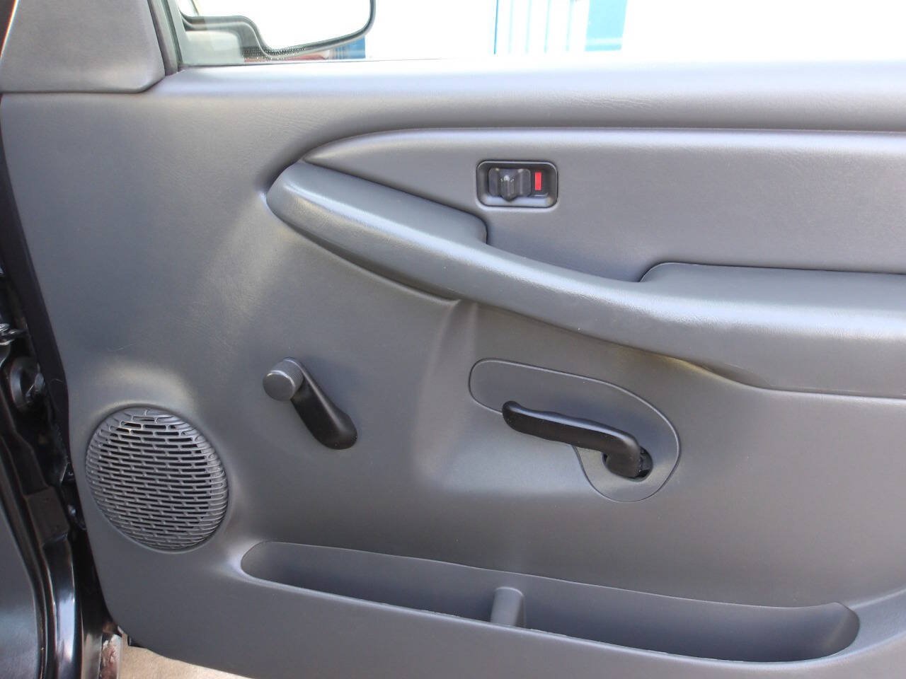 Used 2005 Chevrolet Silverado 1500 W/T RWD image 15