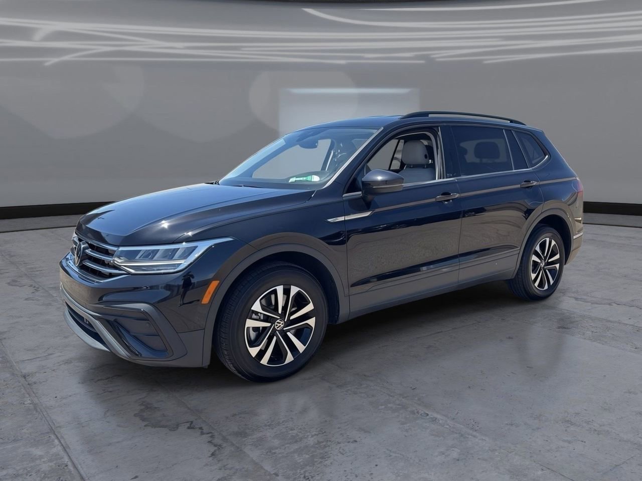 Used 2024 Volkswagen Tiguan S FWD image 1