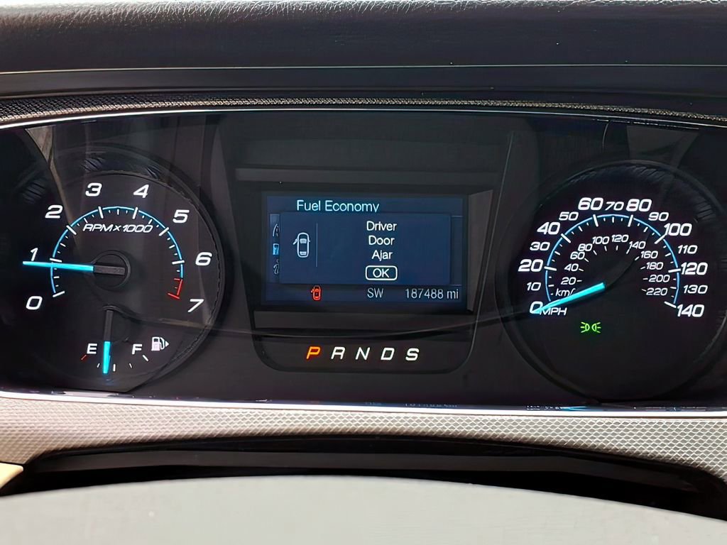 Used 2018 Ford Taurus SE FWD image 13