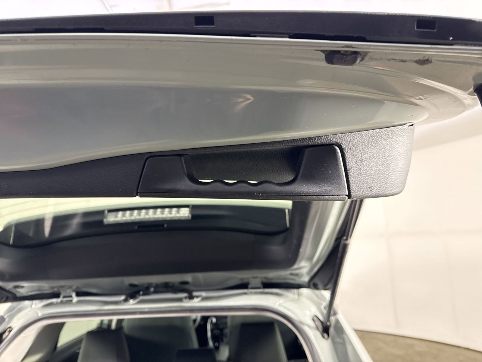 Used 2021 Toyota RAV4 XLE AWD/4WD image 32