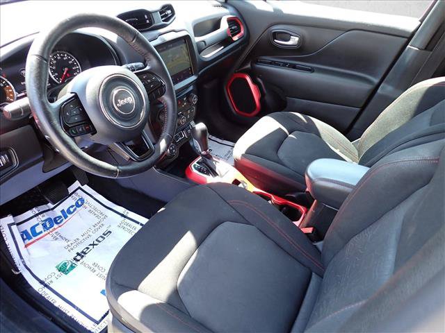 Used 2022 Jeep Renegade Trailhawk AWD/4WD image 12