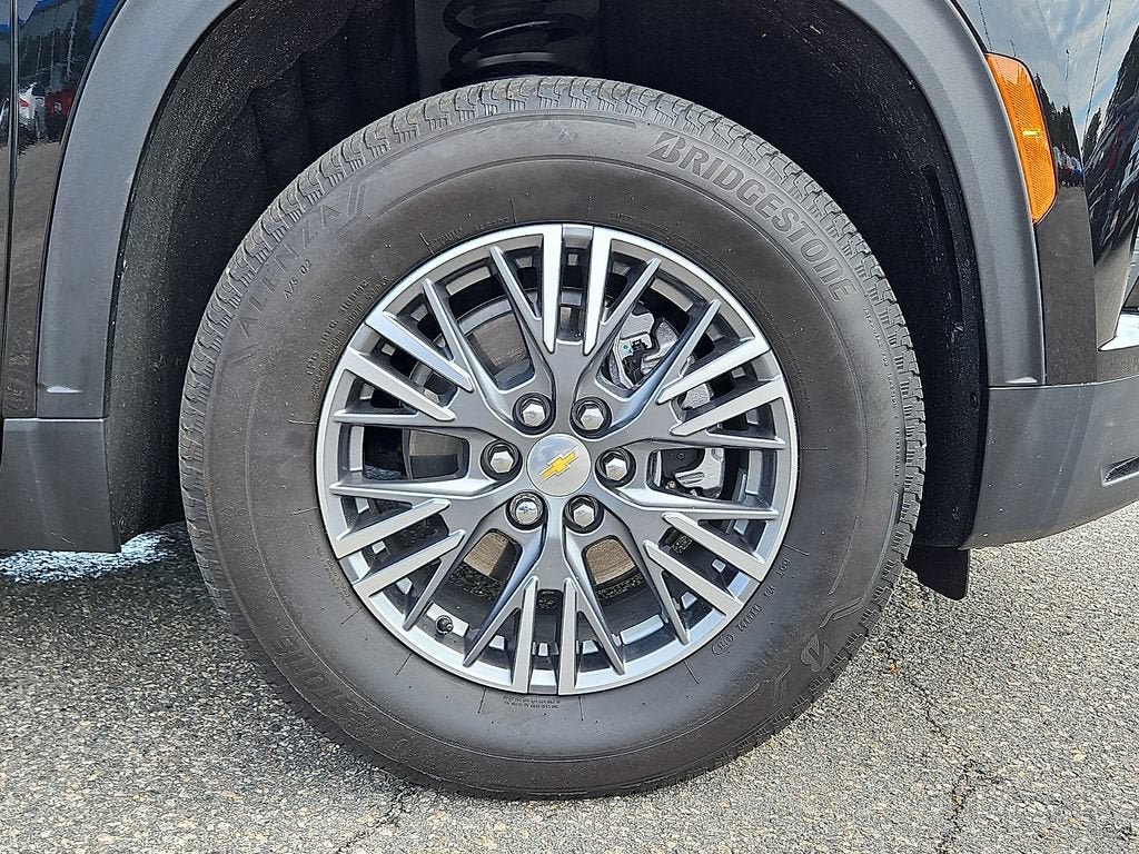 Certified 2025 Chevrolet Traverse LT w/ Driver Confidence Package FWD image 8