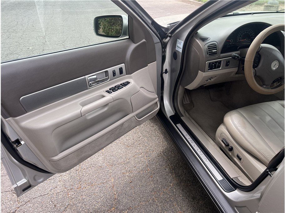 Used 2004 Lincoln LS image 13