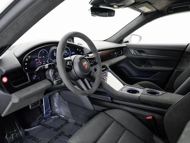 New 2025 Porsche Taycan GTS image 4