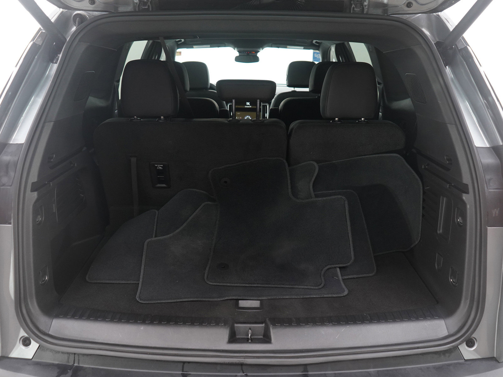 Used 2025 GMC Acadia Elevation w/ Elevation Premium Package image 19